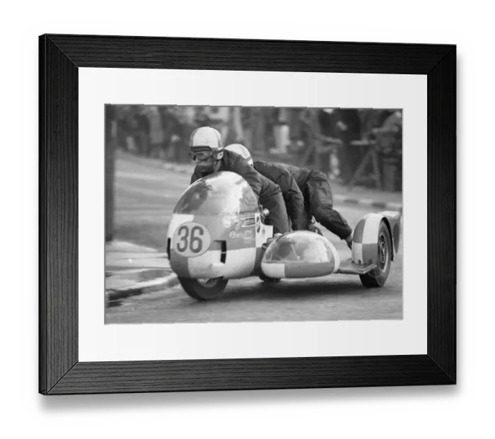 Framed Print : John Crick & Stuart Collins (Jaycee) 1972 750 Sidecar TT Framed Print : John Crick & Stuart Collins (Jaycee) 1972 750 Sidecar TT