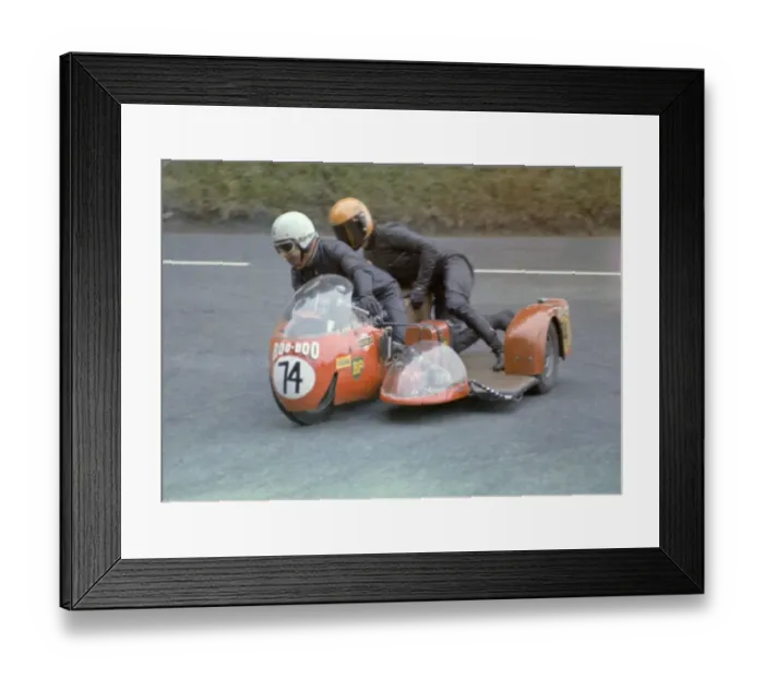 Framed Print : Bill Uren & P Matthews (Triumph) 1972 750 Sidecar TT Framed Print : Bill Uren & P Matthews (Triumph) 1972 750 Sidecar TT