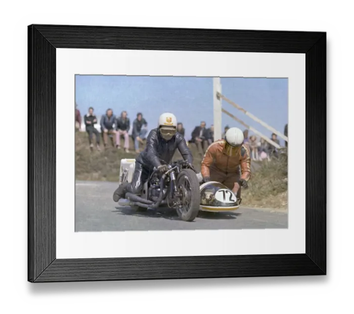 Framed Print : Derek Rumble & Vince Biggs (Rumble BSA) 1972 500 Sidecar TT Framed Print : Derek Rumble & Vince Biggs (Rumble BSA) 1972 500 Sidecar TT