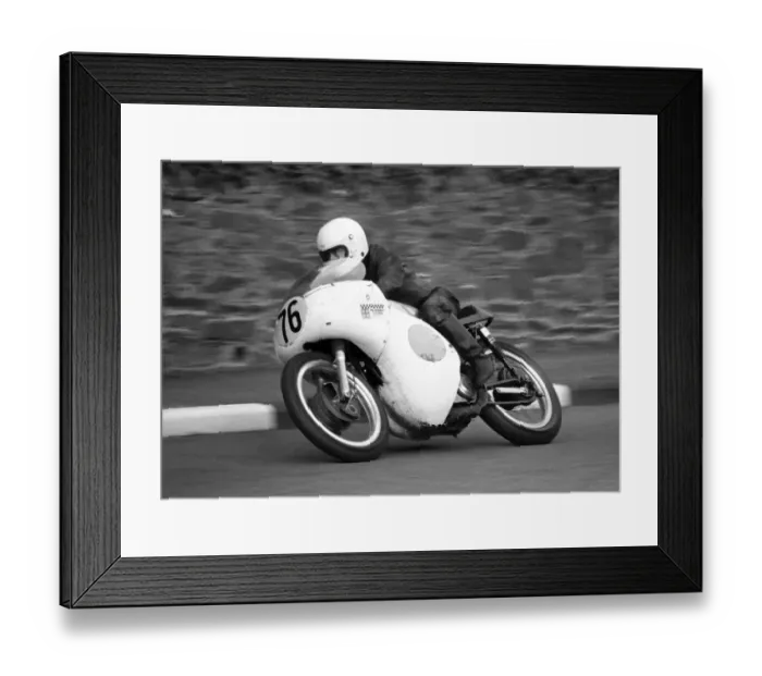 Framed Print : Pete Elmore (Norton) 1971 Senior Manx Grand Prix