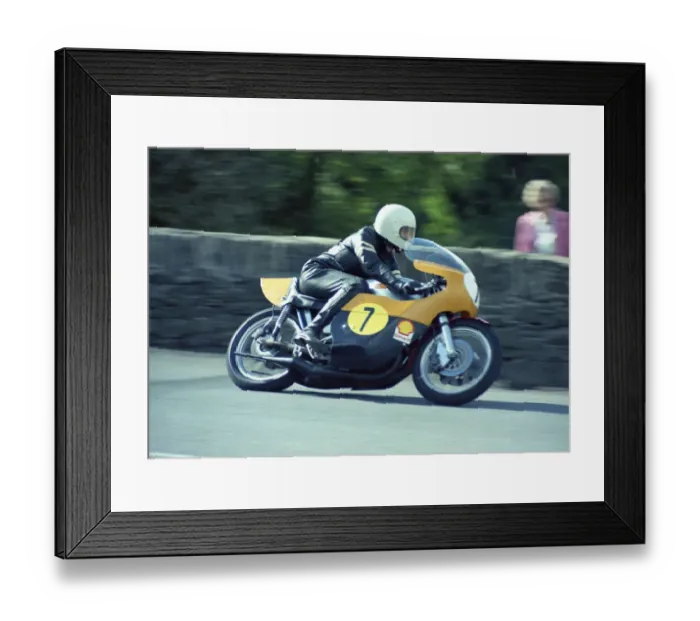 Framed Print : Chas Weild (Yamaha) 1974 Senior Manx Grand Prix Framed Print : Chas Weild (Yamaha) 1974 Senior Manx Grand Prix
