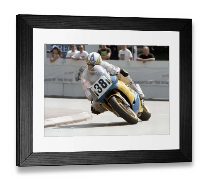 Framed Print : David Castle (Ducati) 1992 Senior TT Framed Print : David Castle (Ducati) 1992 Senior TT