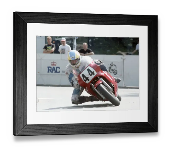 Framed Print : Ralph Sutcliffe (Kawasaki) 1992 Senior TT Framed Print : Ralph Sutcliffe (Kawasaki) 1992 Senior TT
