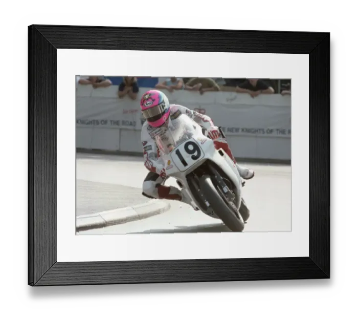 Framed Print : Steve Hislop (NRS Norton) 1992 Senior TT Framed Print : Steve Hislop (NRS Norton) 1992 Senior TT