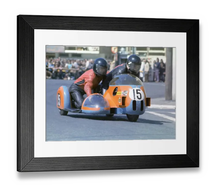 Framed Print : Rolf Steinhausen & Karl Scheurer (BMW) 1973 500 Sidecar TT