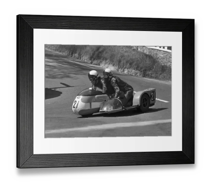 Framed Print : Rob Williamson & Jack McPherson (BMW) 1973 500 Sidecar TT Framed Print : Rob Williamson & Jack McPherson (BMW) 1973 500 Sidecar TT