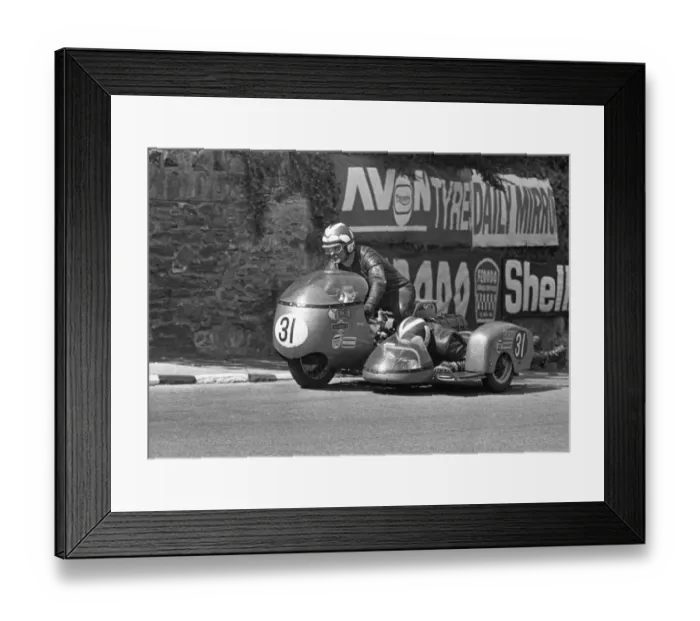 Framed Print : Derek Yorke & Danny Fynn (YCE BSA) at Governors Bridge: 1973 500 Sidecar TT Framed Print : Derek Yorke & Danny Fynn (YCE BSA) at Governors Bridge: 1973 500 Sidecar TT