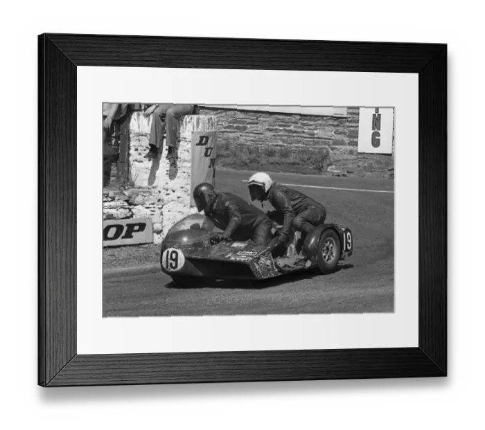 Framed Print : Dennis Keen & G Chandler (Konig) 1973 500 Sidecar TTå Framed Print : Dennis Keen & G Chandler (Konig) 1973 500 Sidecar TTå