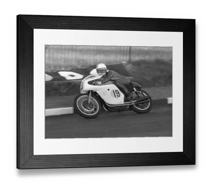 Framed Print : Derek Minter (Gilera) 1966 Senior TT Framed Print : Derek Minter (Gilera) 1966 Senior TT