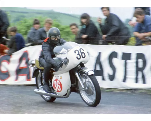 Chris Vincent (Suzuki) 1968 Production TT