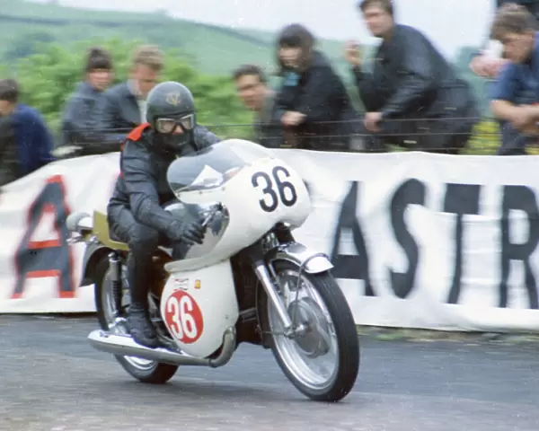 Chris Vincent (Suzuki) 1968 Production TT
