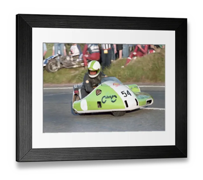 Framed Print : Warwick Newman & Alan Warner (Rumble Kawasaki) 1982 Sidecar TT Framed Print : Warwick Newman & Alan Warner (Rumble Kawasaki) 1982 Sidecar TT