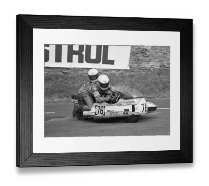 Framed Print : Graham Hilditch & Kevin Littlemore (Imp) 1975 1000 Sidecar TT