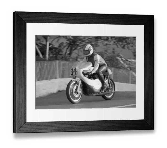 Framed Print : Frank Higginson (Suzuki) 1975 Senior Manx Grand Prix Framed Print : Frank Higginson (Suzuki) 1975 Senior Manx Grand Prix