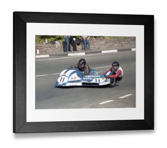 Framed Print : Dave Lawrence & Peter J Williams (Yamaha) 1984 Sidecar TT Framed Print : Dave Lawrence & Peter J Williams (Yamaha) 1984 Sidecar TT