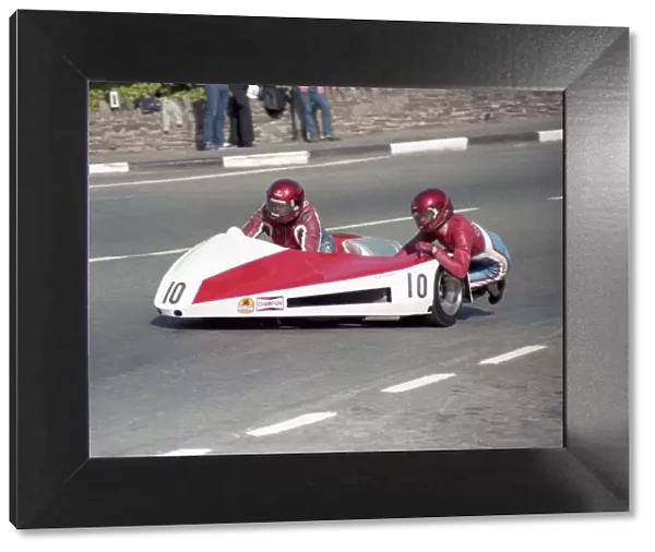 John Barker & Nick Cutmore (Windle Yamaha) 1984 Sidecar TT