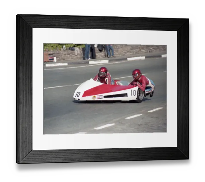 Framed Print : John Barker & Nick Cutmore (Windle Yamaha) 1984 Sidecar TT Framed Print : John Barker & Nick Cutmore (Windle Yamaha) 1984 Sidecar TT