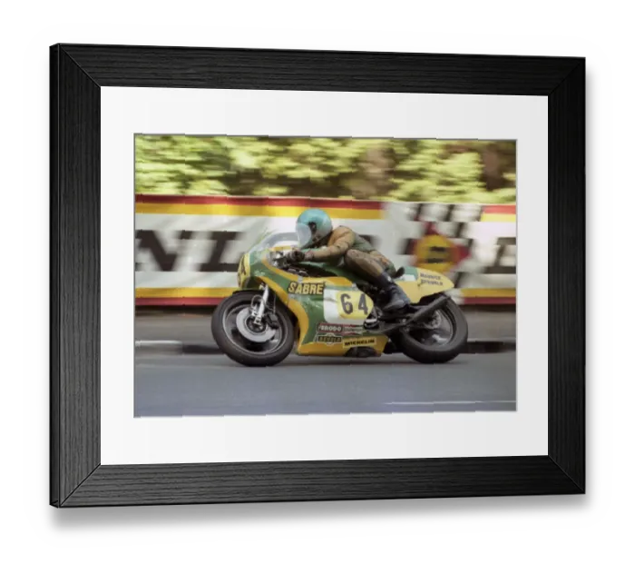 Framed Print : John Brindley (Newbold Yamaha) 1985 Senior TT Framed Print : John Brindley (Newbold Yamaha) 1985 Senior TT