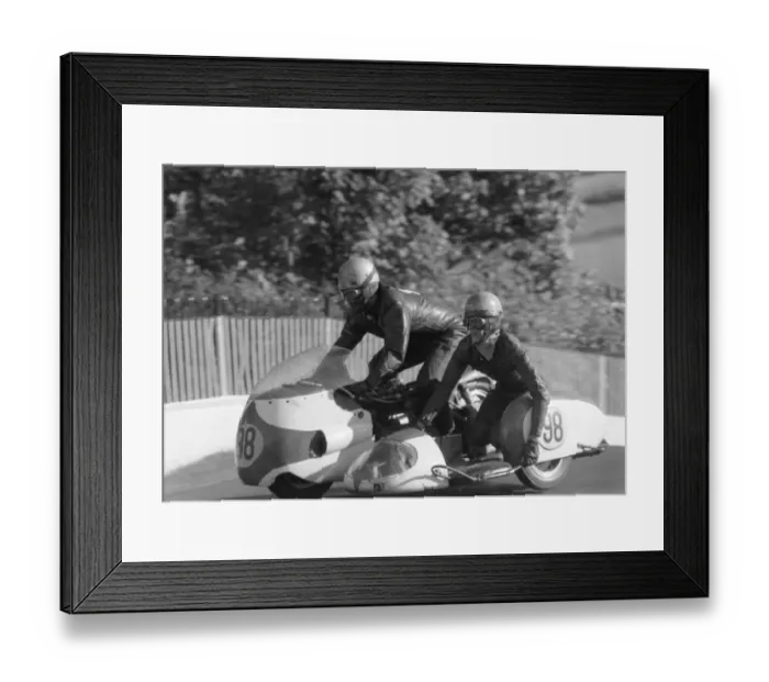 Framed Print : Nigel Mead & Dave Reynolds (Triumph) 1968 750 Sidecar TT Framed Print : Nigel Mead & Dave Reynolds (Triumph) 1968 750 Sidecar TT