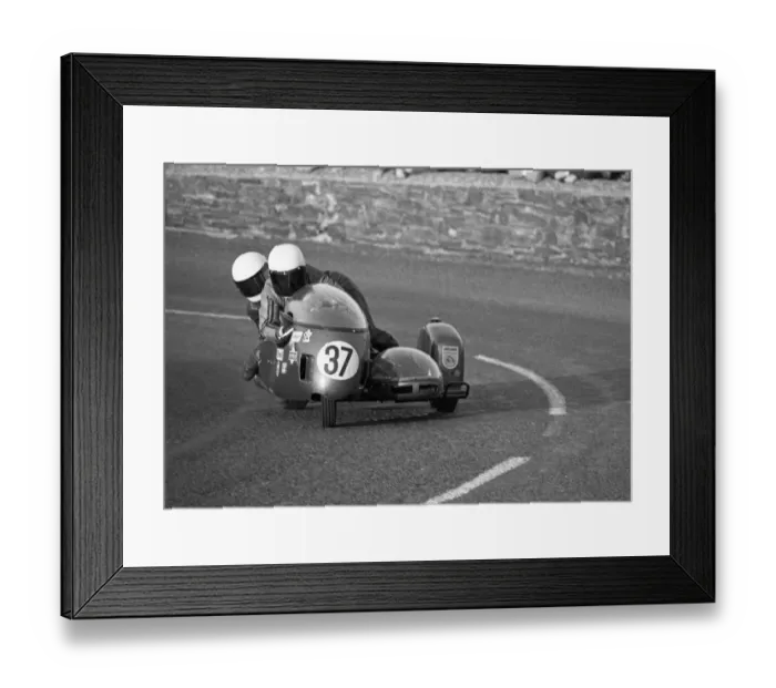 Framed Print : Mick Potter & Beverley Martin (BSA) 1975 1000cc Sidecar TT Framed Print : Mick Potter & Beverley Martin (BSA) 1975 1000cc Sidecar TT