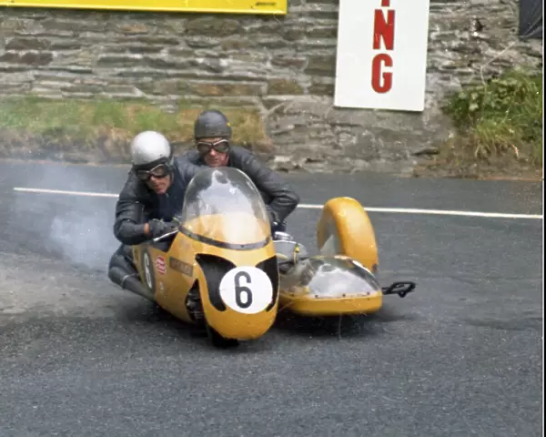 Bill Currie & Keith Scott (GSM Weslake) 1971 500 Sidecar TT