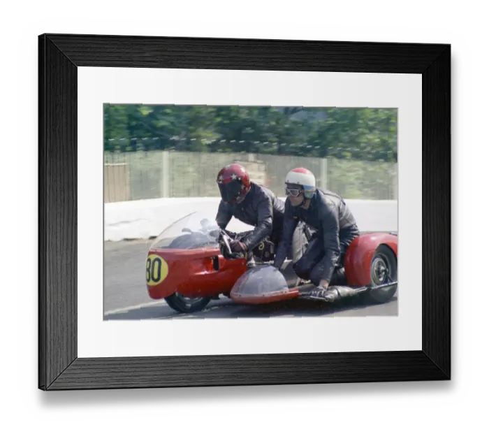 Framed Print : John Renwick & P Kennard (Vincent) 1971 750 Sidecar TT Framed Print : John Renwick & P Kennard (Vincent) 1971 750 Sidecar TT