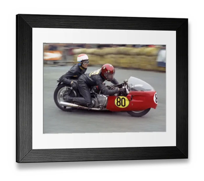 Framed Print : John Renwick and P Kennard (Vincent), 1971 750 Sidecar TT Framed Print : John Renwick and P Kennard (Vincent), 1971 750 Sidecar TT