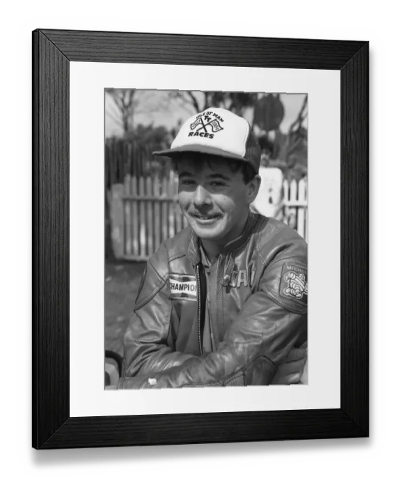 Framed Print : Ian Jones 1986 Newcomers Manx Grand Prix Framed Print : Ian Jones 1986 Newcomers Manx Grand Prix