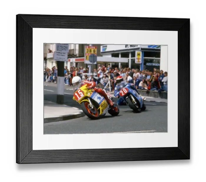 Framed Print : Helmut Dahne (Honda) & Brian Morrison (Suzuki) 1986 Production A TT Framed Print : Helmut Dahne (Honda) & Brian Morrison (Suzuki) 1986 Production A TT
