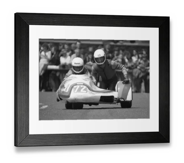 Framed Print : Vince Winstanley & Dave Smith (BMW) 1986 Sidecar TT
