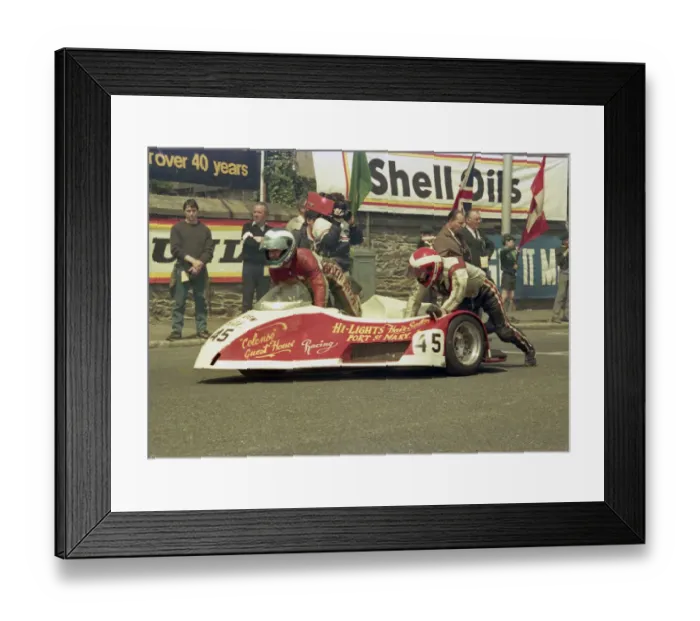 Framed Print : Patrick Kelly & Keith Christian (Yamaha) 1986 Sidecar TT Framed Print : Patrick Kelly & Keith Christian (Yamaha) 1986 Sidecar TT