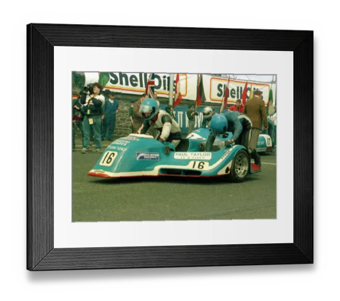 Framed Print : Geoff Rushbrook & Geoff Leitch (Ireson Yamaha) 1986 Sidecar TT Framed Print : Geoff Rushbrook & Geoff Leitch (Ireson Yamaha) 1986 Sidecar TT
