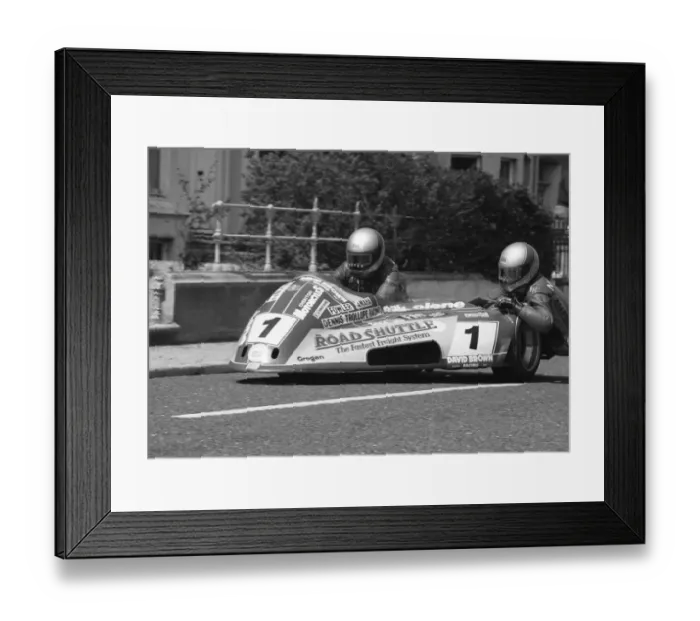 Framed Print : Derek Bayley & Brian Dixon (Yamaha) 1986 Sidecar TT Framed Print : Derek Bayley & Brian Dixon (Yamaha) 1986 Sidecar TT