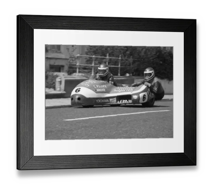 Framed Print : Lowry Burton & Pat Cushnahan (Yamaha) 1986 Sidecar TT Framed Print : Lowry Burton & Pat Cushnahan (Yamaha) 1986 Sidecar TT