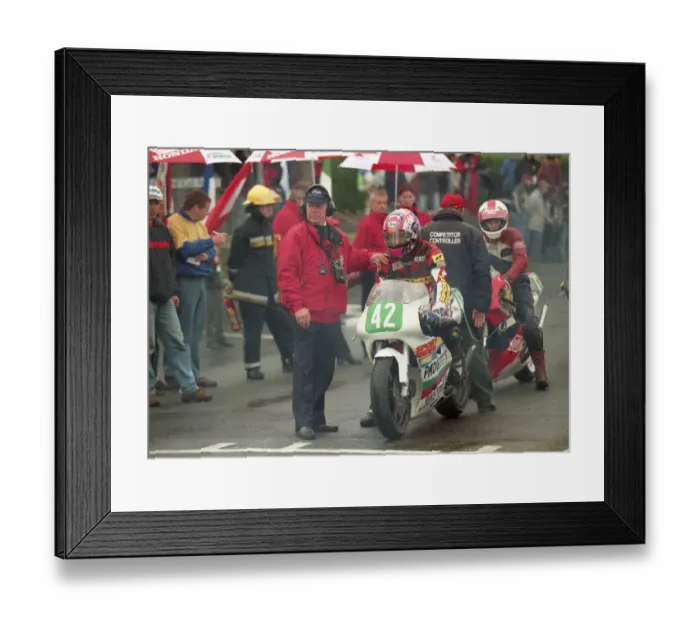 Framed Print : Kent Kunitsugo (Yamaha) 1998 Lightweight TT Framed Print : Kent Kunitsugo (Yamaha) 1998 Lightweight TT
