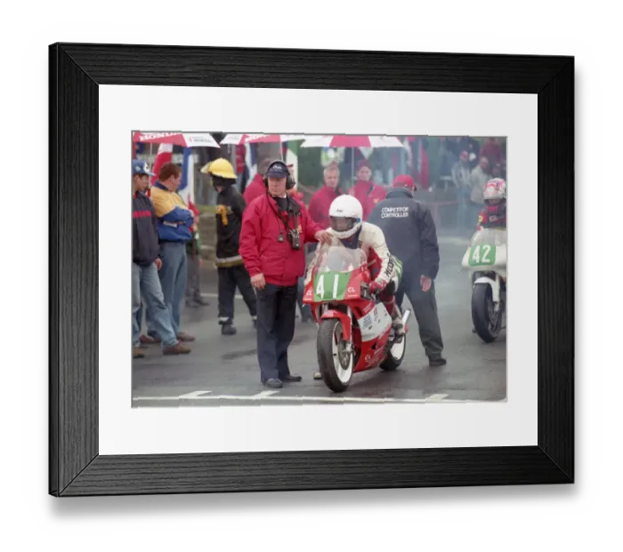 Framed Print : Chris Moore (Yamaha) 1998 Lightweight TT Framed Print : Chris Moore (Yamaha) 1998 Lightweight TT