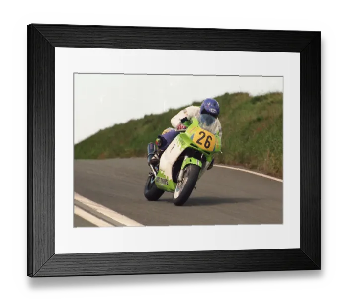 Framed Print : Chris Heath (Honda) 1998 Senior TT Framed Print : Chris Heath (Honda) 1998 Senior TT