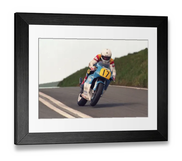 Framed Print : Gavin Lee (DTR Yamaha) 1998 Senior TT Framed Print : Gavin Lee (DTR Yamaha) 1998 Senior TT