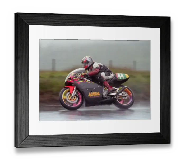 Framed Print : Bruce Anstey (Yamaha) 1998 Lightweight TT Framed Print : Bruce Anstey (Yamaha) 1998 Lightweight TT