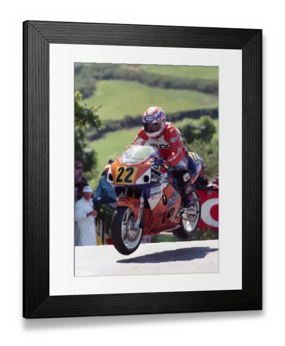 Framed Print : Roy Richardson (Suzuki) 1998 Senior TT