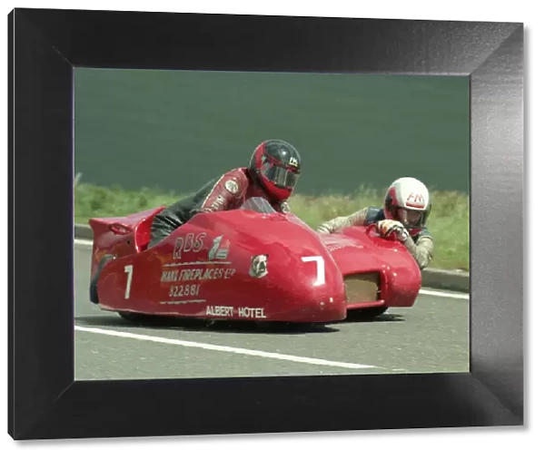 Artie Oates & Stuart Pitts (Kawasaki) 1990 Sidecar TT