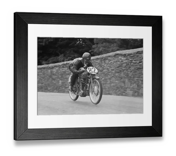 Framed Print : Angelo Copeta (MV) on Braddan Straight: 1952 Ultra Lightweight TT Framed Print : Angelo Copeta (MV) on Braddan Straight: 1952 Ultra Lightweight TT