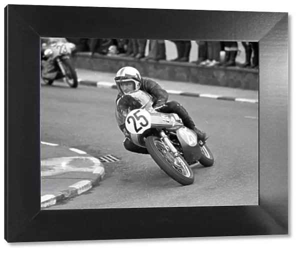 Steve Murray (Aermacchi) 1972 Junior TT