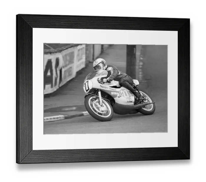 Framed Print : Mick Grant (Padgett Yamaha) 1972 Junior TT Framed Print : Mick Grant (Padgett Yamaha) 1972 Junior TT
