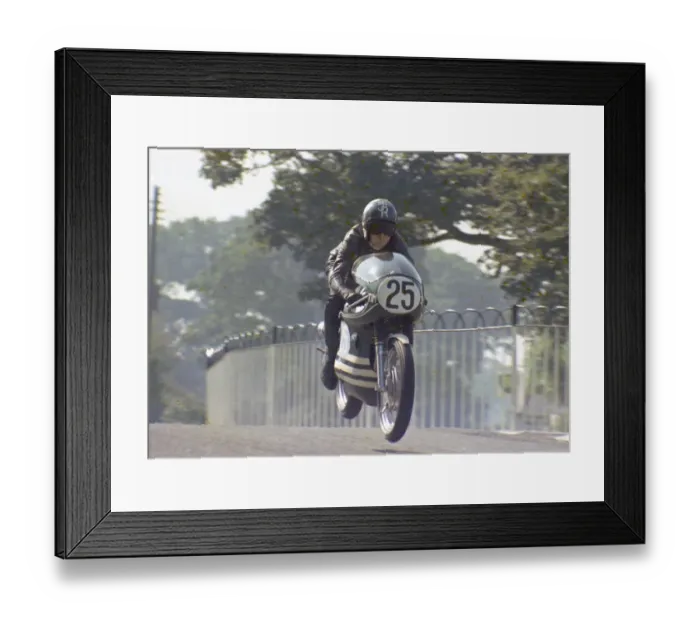 Framed Print : Tim Rigg (Norton) 1971 Junior Manx Grand Prix