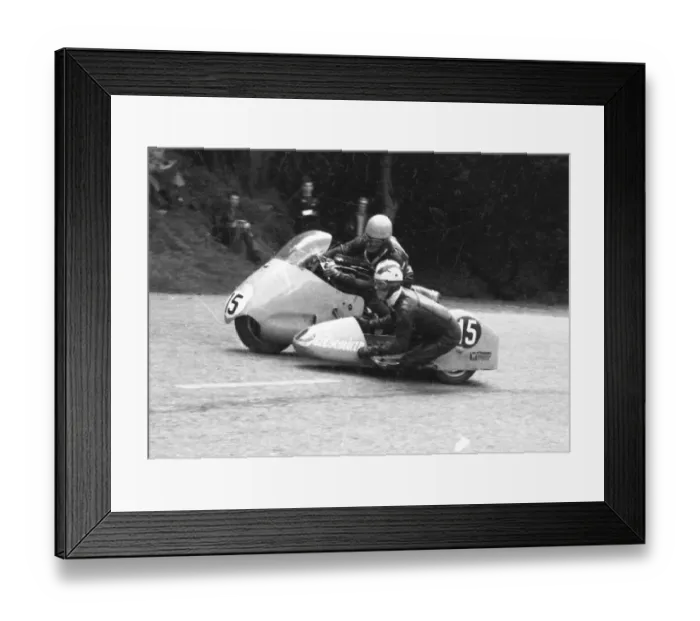 Framed Print : Bill Beevers & John Chisnall (BMW) 1960 Sidecar TT Framed Print : Bill Beevers & John Chisnall (BMW) 1960 Sidecar TT