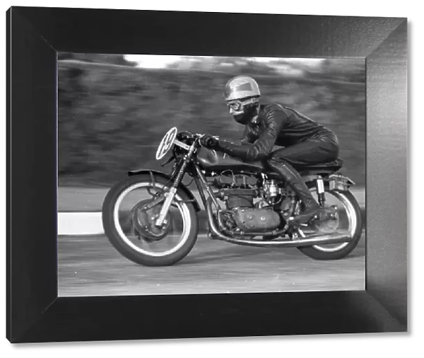 Dave Chadwick (Ducati) 1958 Lightweight TT