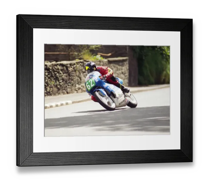Framed Print : Bruce Anstey (Yamaha) 2002 Ultra Lightweight TT Framed Print : Bruce Anstey (Yamaha) 2002 Ultra Lightweight TT