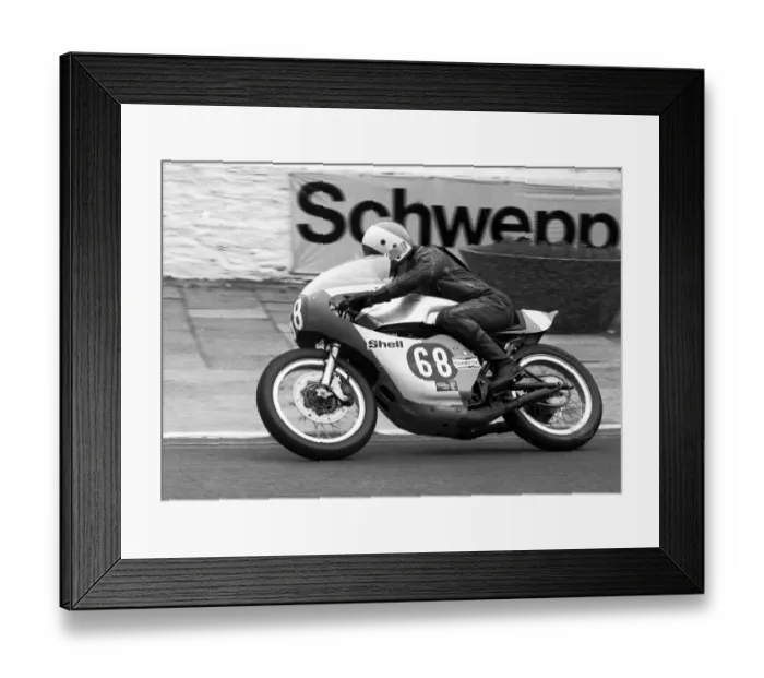 Framed Print : Dave Hughes (Maxton Yamaha) 1978 Junior TT Framed Print : Dave Hughes (Maxton Yamaha) 1978 Junior TT