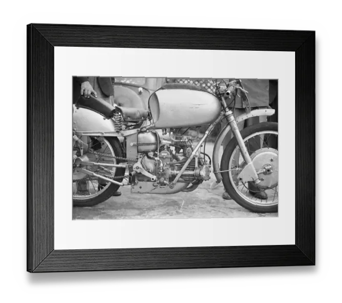 Framed Print : Bruno Ruffos Guzzi, 1949 Lightweight Ulster Grand Prix Framed Print : Bruno Ruffos Guzzi, 1949 Lightweight Ulster Grand Prix